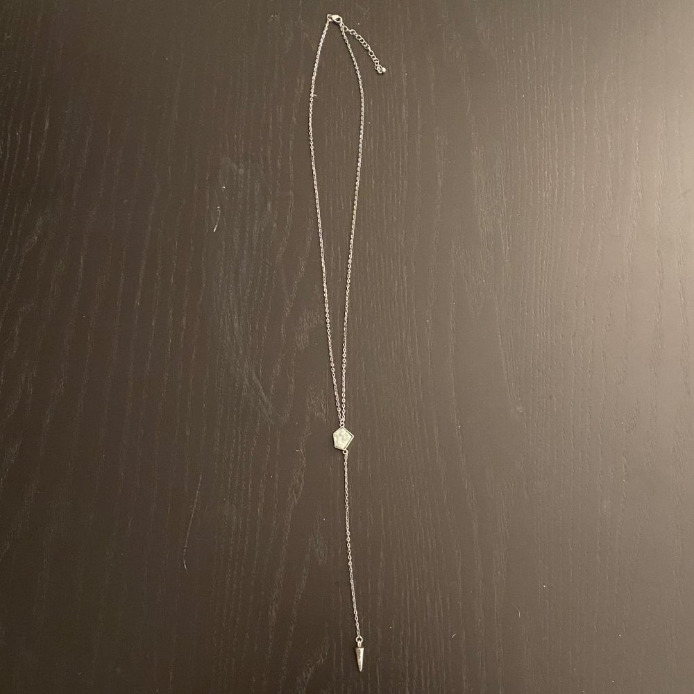 Long Necklace with Green Pendant in Silver